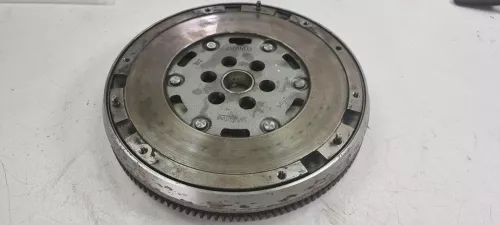  C672AE - B 1.2 12V 3CYL/ HN05 EB2ADTS/ MEERMASSA VLIEGWIEL/ VALEO (C672AE)