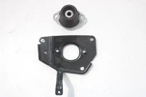 C598AO - B 1.6 16V NFU TU5JP4/ BAKSTEUN RUBBER/ ZIE 184451