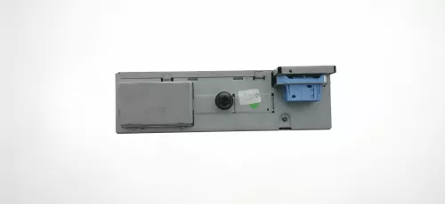 PSA / Stellantis WISSELAAR (CAN) ZIT ONDER RADIO IN DASHBOARD/ (0000251019)