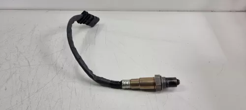 PSA / Stellantis BT 1.2 12V HN05 EB2ADTS/ EERSTE BOVEN IN KATALYSATOR/ BOSCH (0000324110)