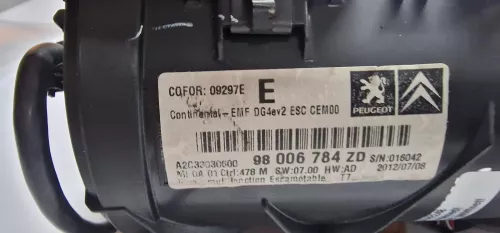 PSA / Stellantis NAVIGATIE KLAPSCHERM/ CONTINENTAL VDO/ RNEG SYSTEEM/ (0000334099)