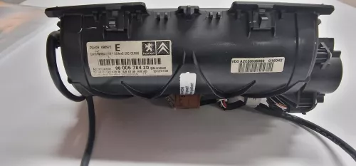 NAVIGATIE KLAPSCHERM/ CONTINENTAL VDO/ RNEG SYSTEEM/